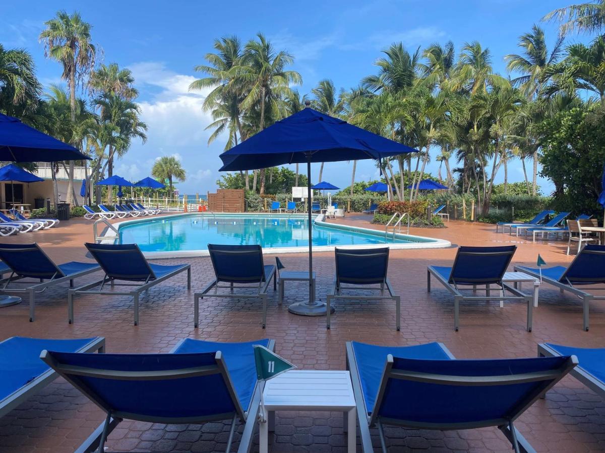 Radisson Resort Майами-Бич Экстерьер фото